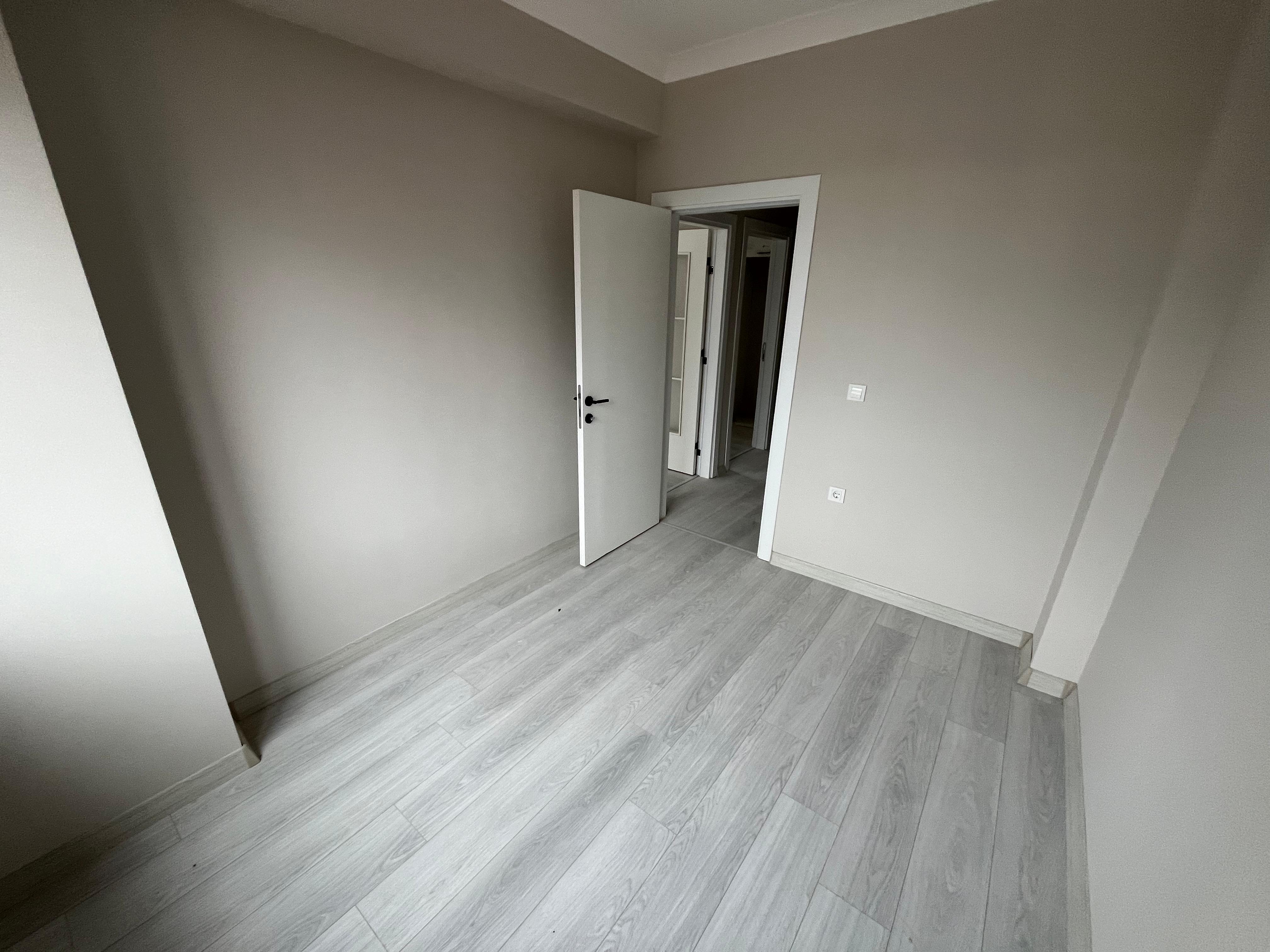 Pendik Çamçeşme'de Satılık 2+1 Kapalı Otoparklı Daire
